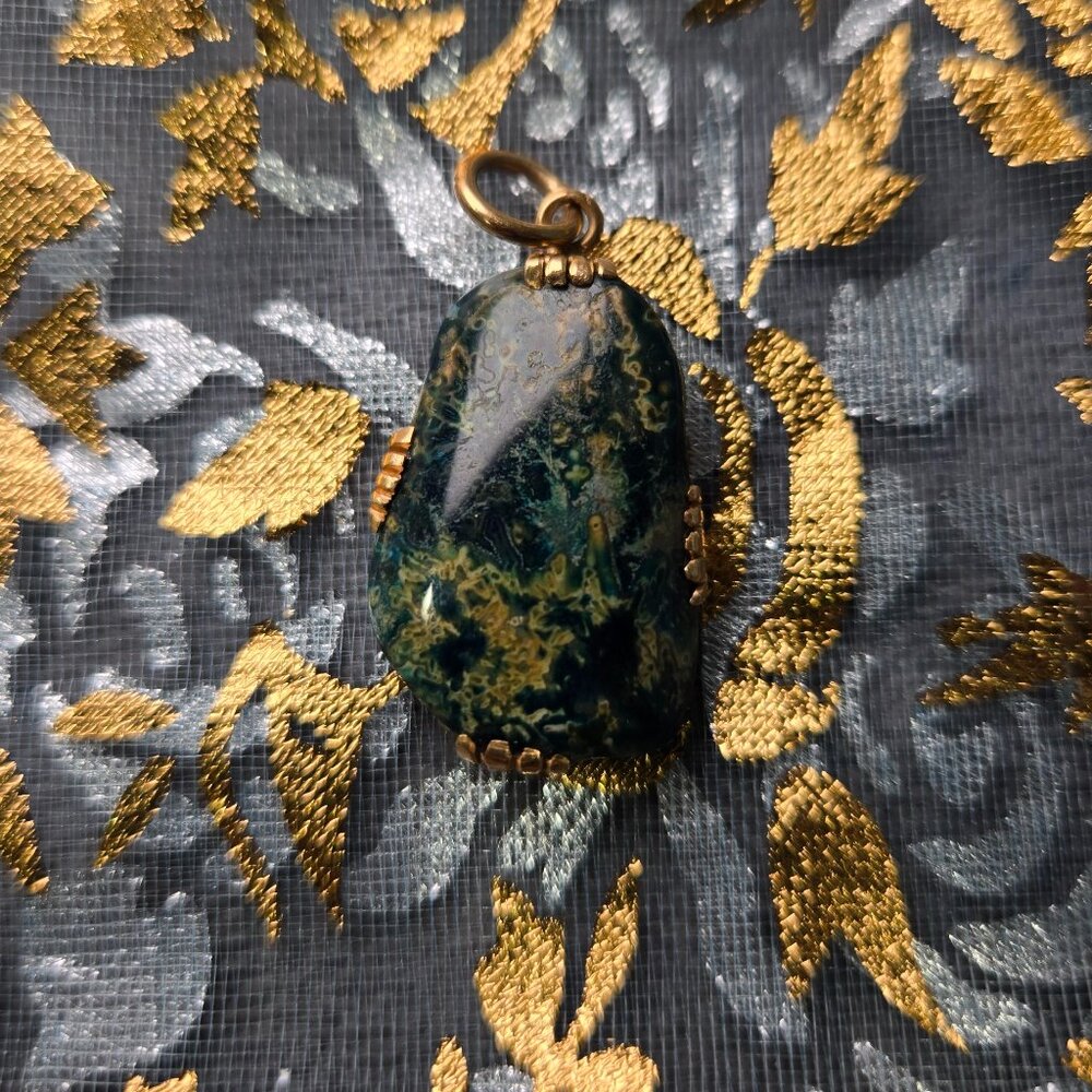 Elegant Ocean Jasper Pendant with 18K Gold – A Natural Beauty